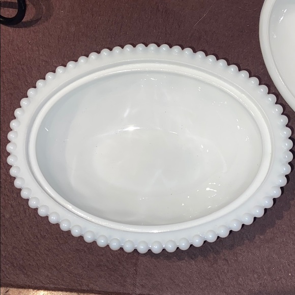 Lot of 2 Milk Glasses of Hens on a Nest - Picture 11 of 16